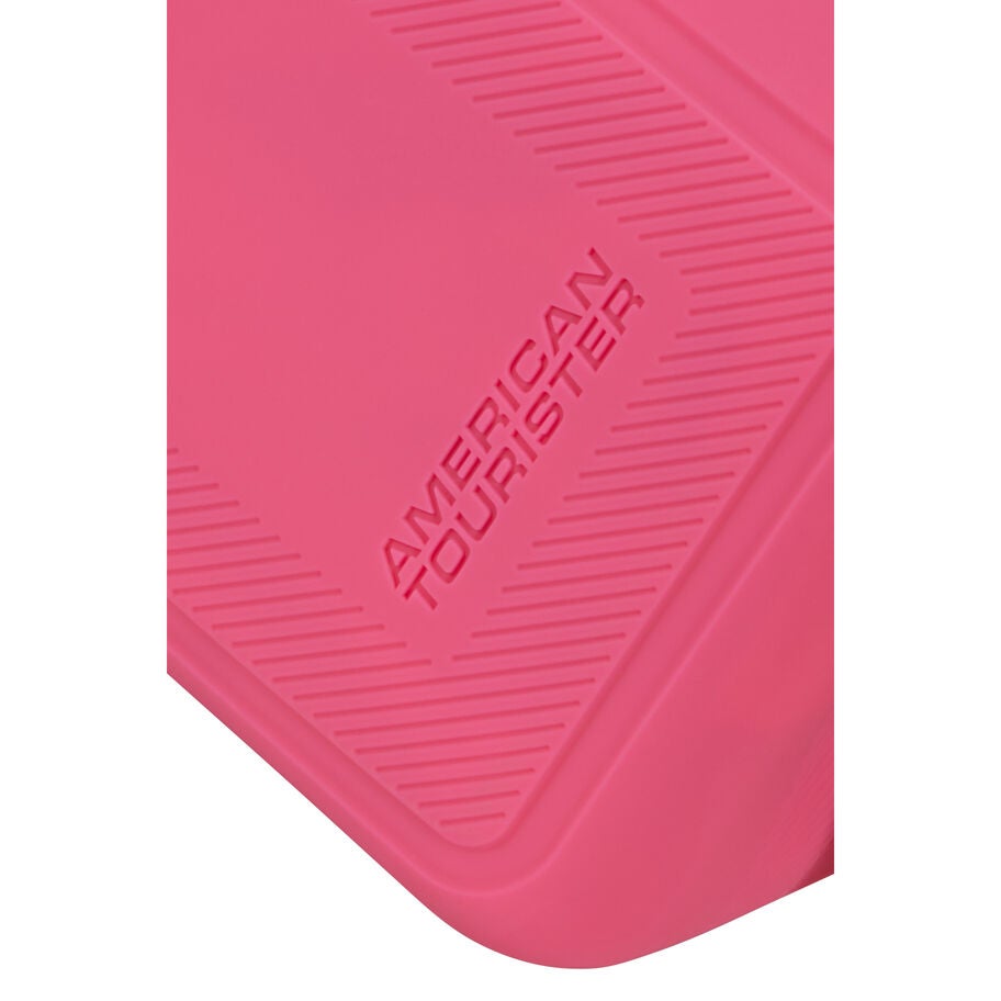 Urban Groove Toiletry Kit in the color Hawaiian Pink. image number 4